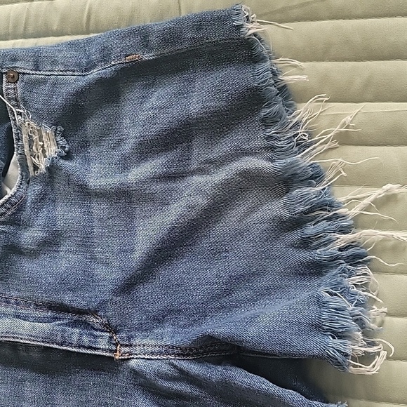 JOE'S JEANS DISTRESSED BLUE JEAN SHORTS BECKETT SIZE 29 - Picture 6 of 16
